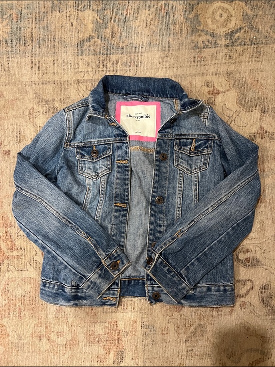 ピンクラベルのAbercrombie&Fitch Girls Light Blue Denim Jacket 